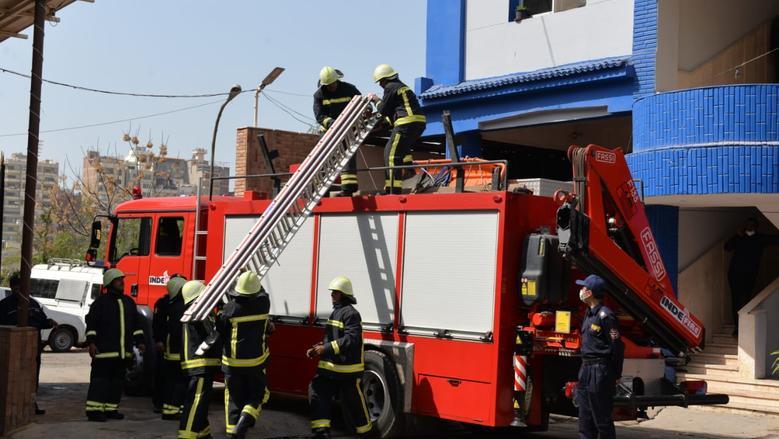 إنزال جثمان متوفى يزن 450 كجم من الطابق الرابع بمشاركة الحماية المدنية في أكتوبر