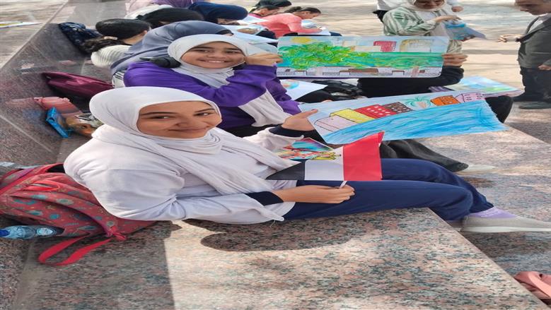 «الرسم فى الطبيعة».. ممشى أهل مصر يُفجر مواهب 150 طالباً
