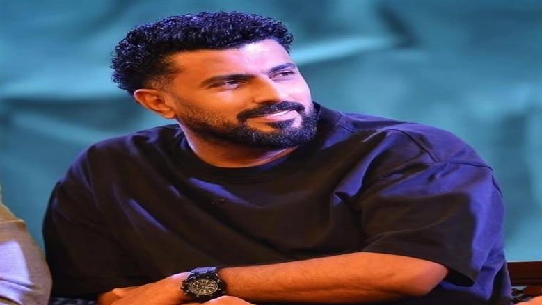 بالكاجوال.. محمد سامي ينشر صورة مع مي عمر في المجر