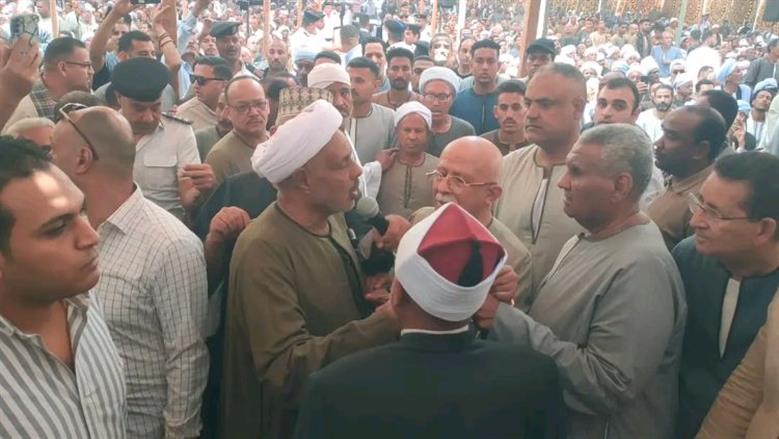 مراسم جلسة الصلح لإنهاء خصومة ثأرية بين عائلتي الأقصر
