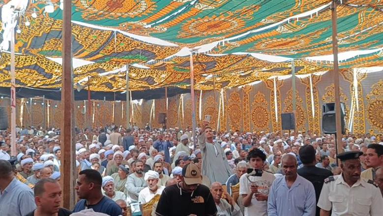 مراسم جلسة الصلح لإنهاء خصومة ثأرية بين عائلتي الأقصر
