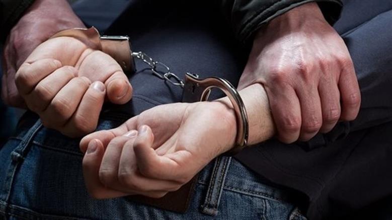 القبض على عاطل بحوزته أسلحة نارية للاتجار فيها بالشيخ زايد