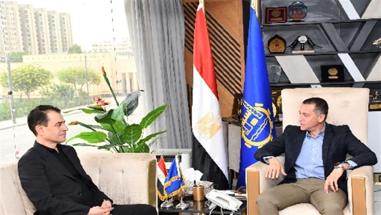 محافظ أسوان يبحث مع رئيس «قصور الثقافة» توسيع الفعاليات واكتشاف المواهب