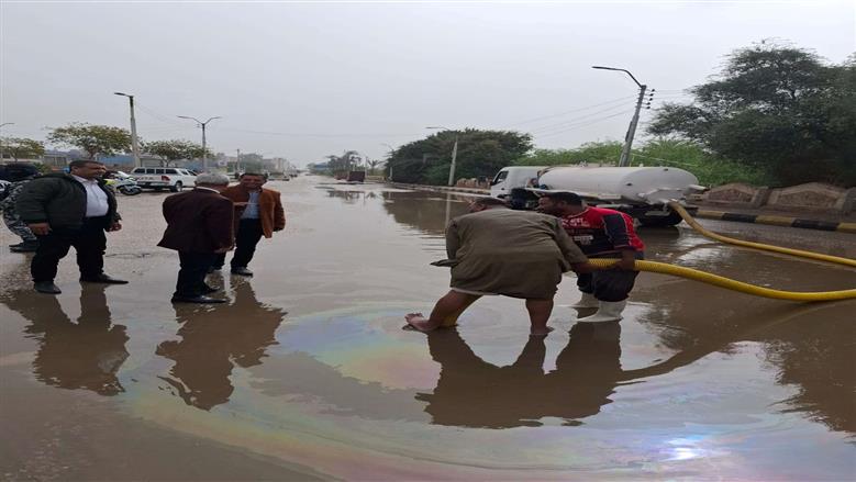 محافظ بني سويف يتابع ميدانيًا جهود مواجهة الأمطار