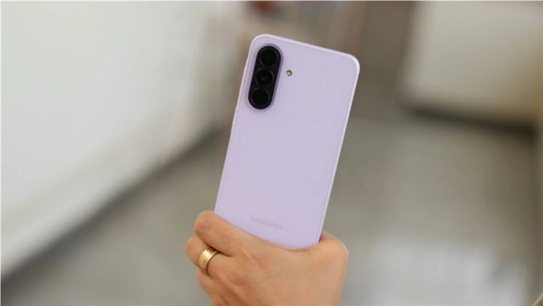  قبل الإطلاق المرتقب من سامسونج.. تسريبات تكشف الفروق بين Galaxy A27 وA26