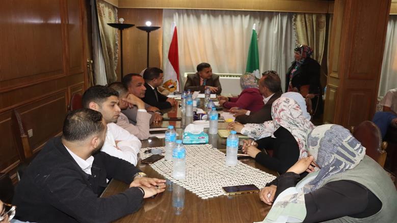 محافظ القليوبية يعقد لقاءه الأسبوعي بالخانكة لبحث مطالب المواطنين وتوفير
