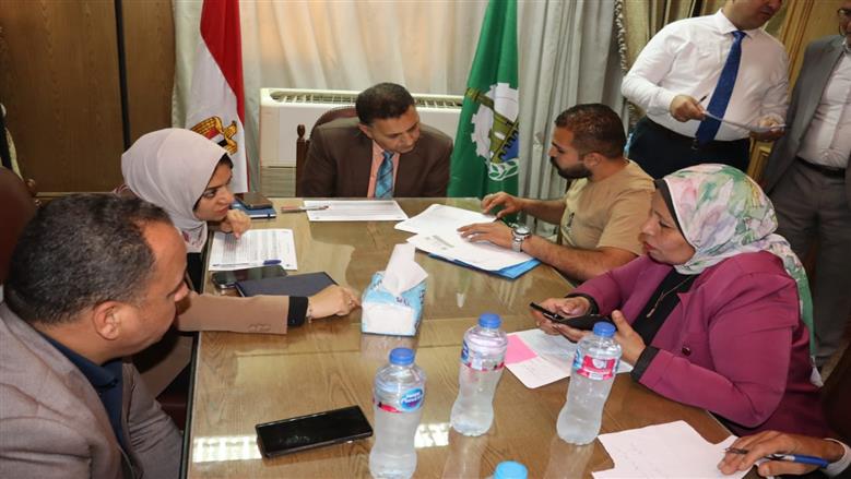 محافظ القليوبية يعقد لقاءه الأسبوعي بالخانكة لبحث مطالب المواطنين وتوفير