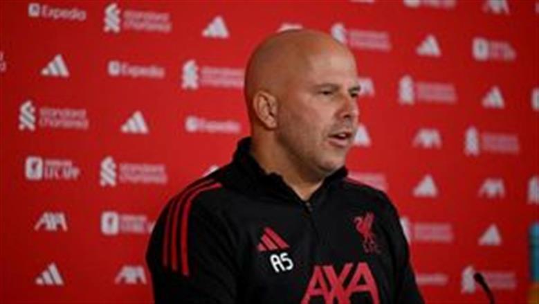 كاراجر: مستقبل آرني سلوت مع ليفربول مرتبط بالتأهل لدوري الأبطال
