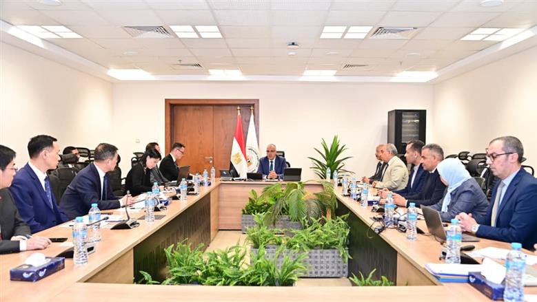 «الري» تبحث الاستفادة من التجربة الصينية في رقمنة منظومة المياه