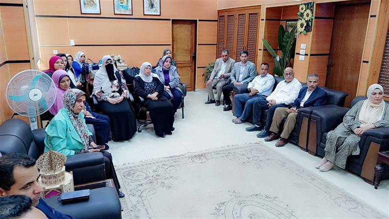 مدير تعليم الفيوم يناقش استعدادات امتحانات نهاية العام