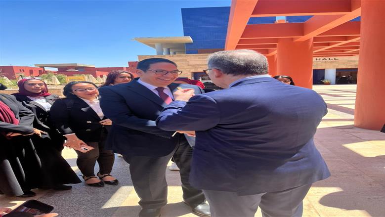 وفد جامعة القاعرة 