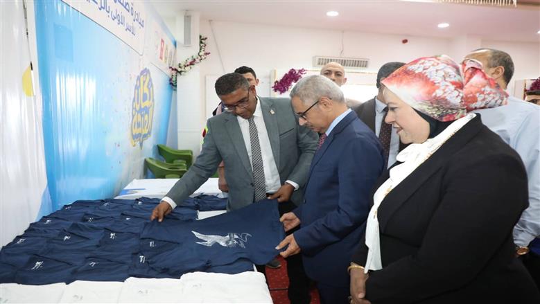 «دكان الفرحة» يصل بني سويف لدعم 3 آلاف أسرة.. والمحافظ يوجه بالتوسع في الحماية الاجتماعية