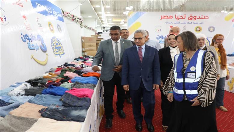 «دكان الفرحة» يصل بني سويف لدعم 3 آلاف أسرة.. والمحافظ يوجه بالتوسع في الحماية الاجتماعية