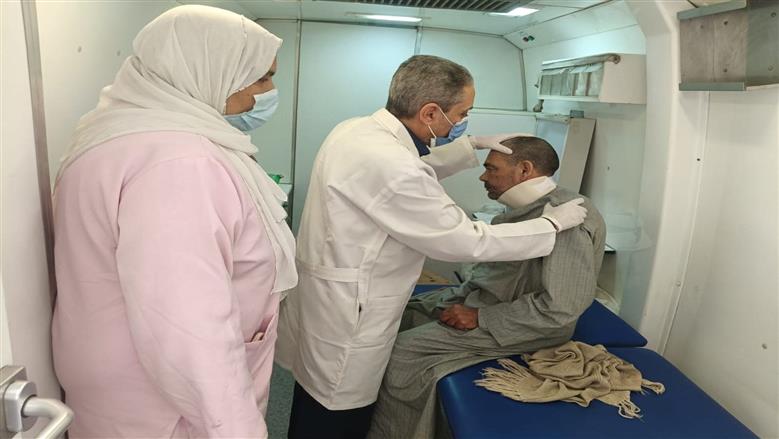 «صحة المنيا»: تقديم 1222 خدمة طبية مجانية لأهالي قرية مهدية ضمن حياة كريمة