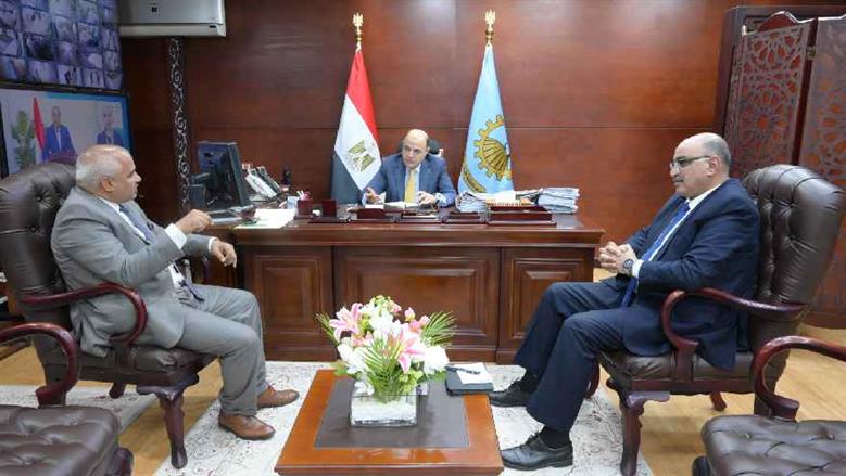 محافظ الغربية يبحث مع أعضاء مجلسي النواب والشيوخ مشكلات الدوائر