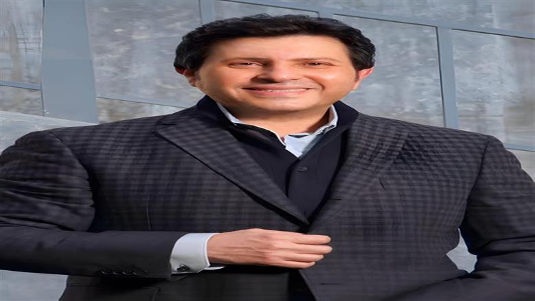 علي الحجار يطالب الجمهور بالدعاء لـ هاني شاكر: اللهم أنت الشافي 