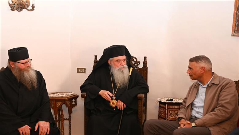 محافظ جنوب سيناء يزور دير سانت كاترين ويؤكد: مشروع «التجلي الأعظم» يصون قدسية الدير