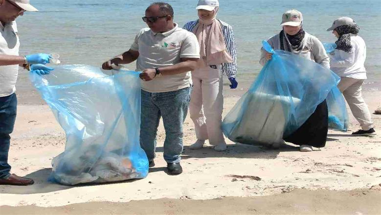 حملة نظافة شواطئ الغردقة