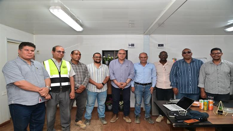 وزير الري يتفقد مشروع تطوير خور وقناة مفيض توشكى لتأمين السد العالي