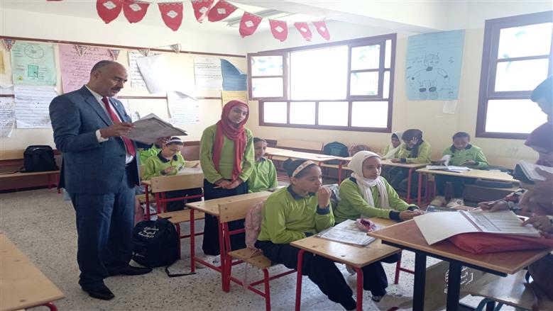 جولة مفاجئة لوكيل تعليم بني سويف بمدرسة تزمنت الشرقية لمتابعة انتظام الدراسة