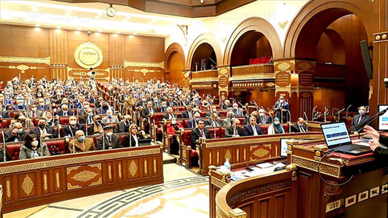رئيس الشيوخ يفتتح جلسة اليوم بتحية عمال مصر.. «القلب النابض لعجلة الإنتاج»
