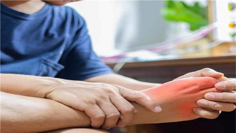 ماذا يحدث لجسمك عن نقص فيتامين B12؟.. علامات مدمرة لا تتوقعها