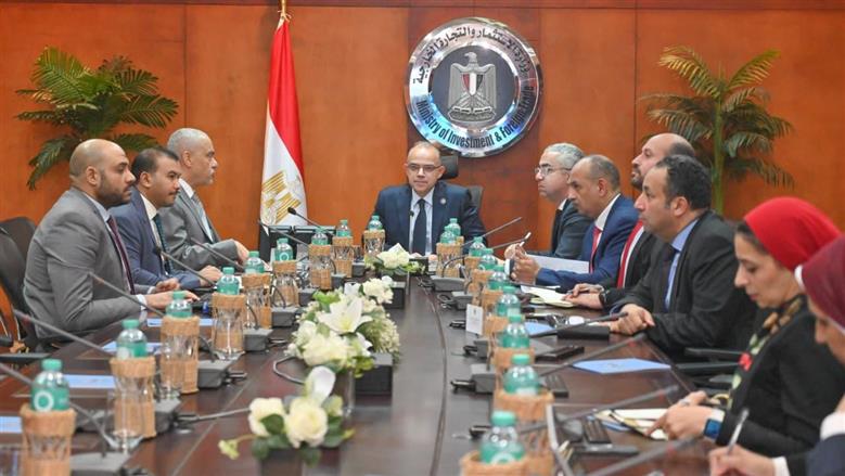 وزير الاستثمار: تذليل العقبات أمام المصنعين أولوية لتعزيز تنافسية المنتج المحلي بالأسواق الدولية