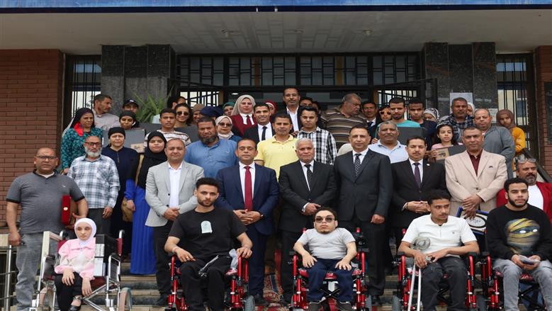 دعم ذوي الهمم في جامعة المنيا بـ20 لاب توب و5 كراسي كهربائية