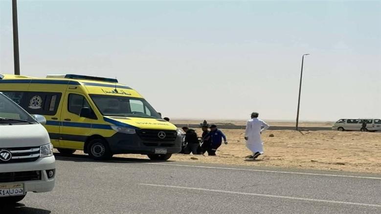 إصابة 6 اشخاص في تصادم بين سيارتين بالطريق الدائري في البحر الأحمر