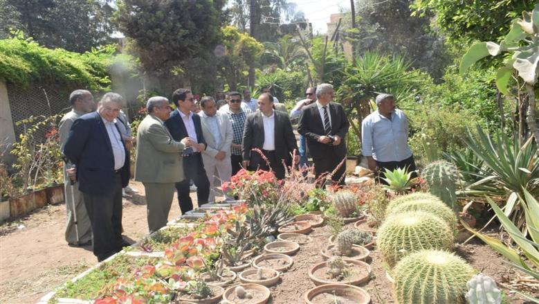 رئيس جامعة بنها : الاستفادة من مشروعات التخرج وتحويلها إلي شركات وكيانات اقتصادية تساهم في خدمة المجتمع