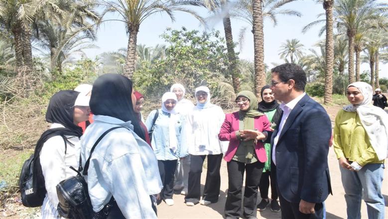 رئيس جامعة بنها : الاستفادة من مشروعات التخرج وتحويلها إلي شركات وكيانات اقتصادية تساهم في خدمة المجتمع