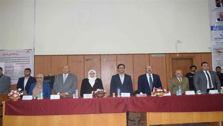 رئيس جامعة بنها يحذر من خطورة الاستخدام غير المسؤول لمواقع التواصل الاجتماعي وما تنشره من شائعات ومحتوى مضلل
