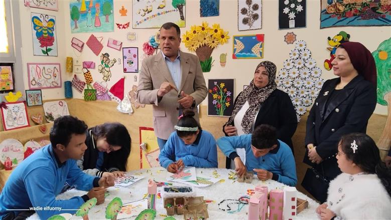 بأيدي ذهبية.. ذوي الهمم بدمياط يستعرضون مهاراتهم الفنية والحرفية في معرضهم السنوي
