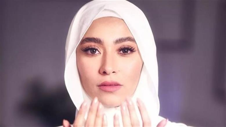 «حصن ووقار».. زيزي عادل تحتفل بمرور 3 سنوات على ارتداء الحجاب