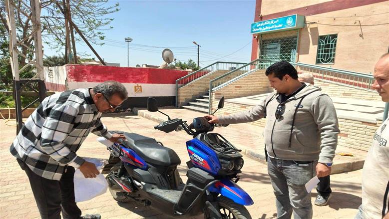 محافظ المنوفية يوجّه بتكويد الاسكوتر الكهربائي لتحقيق الانضباط المروري