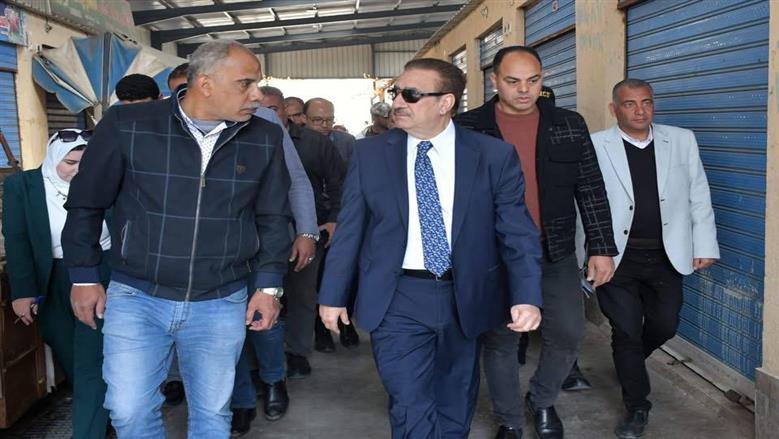 محافظ بورسعيد يتفقد محيط الأسواق