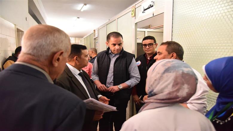 نائب وزير «صحة القليوبية»: لا تهاون مع المقصرين.. وصرف الدواء للمرضى في نفس يوم التردد