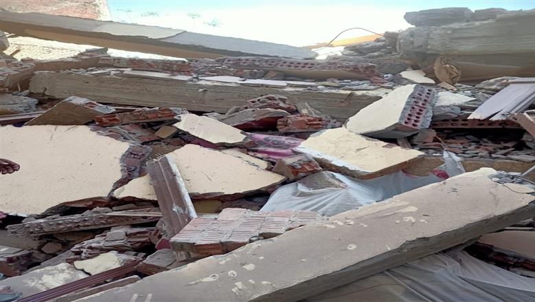 انهيار منزل مكون من 5 طوابق بكفر الحمام في بنها.. والتقارير مخالف وفحص العقارات المجاورة
