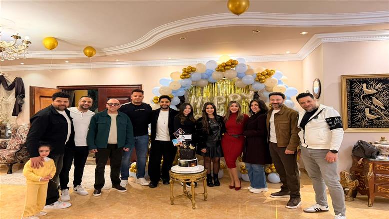 فرح الموجي تفاجئ أحمد جمال بعيد ميلاده الأول بعد الزواج بحضور نجوم الغناء (صور)