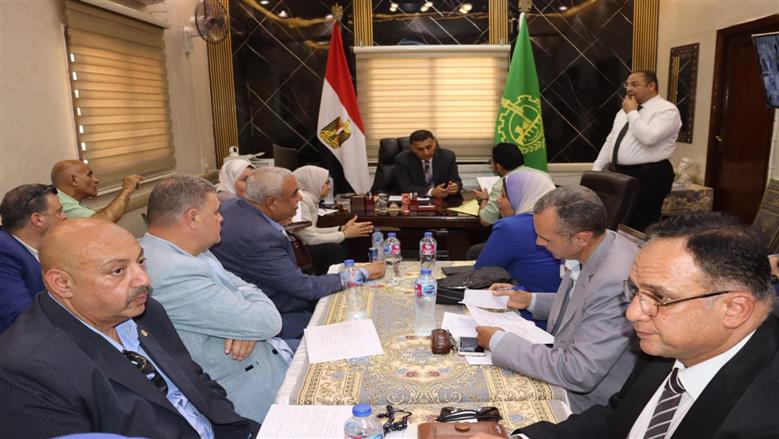 محافظ القليوبية يستقبل 3 حالات إنسانية ويوجه بتوفير رعاية عاجلة ودعم مادي لهم