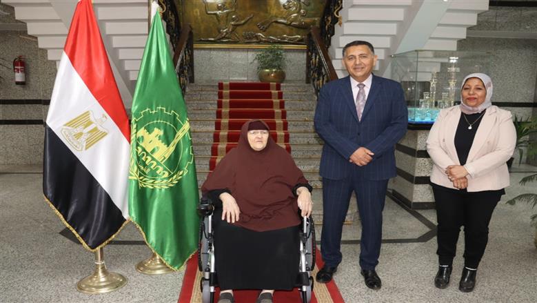 محافظ القليوبية يستقبل ثلاث حالات إنسانية ويوفر مساعدات مالية عاجلة بالتنسيق مع مديرية التضامن الاجتماعي