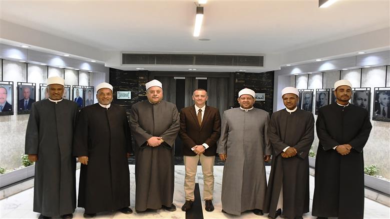 القائم بأعمال وكيل الأزهر يلتقي محافظ أسوان لبحث تعزيز التعاون المشترك