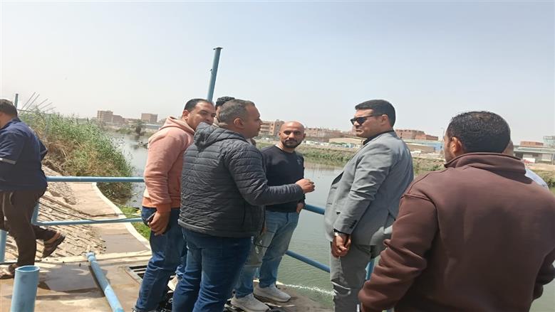 مياه القليوبية : متابعة مآخذ محطات مياه القليوبية على ترعة الإسماعيلية والتأكيد علي انتظام التشغيل وجودة المياه بعد أزمة بقعة السولار