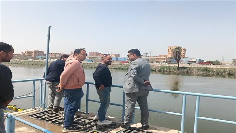 مياه القليوبية : متابعة مآخذ محطات مياه القليوبية على ترعة الإسماعيلية والتأكيد علي انتظام التشغيل وجودة المياه بعد أزمة بقعة السولار