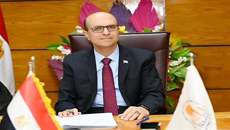 رئيس جامعة أسيوط يشكل لجنة لمراجعة البرامج الدراسية وربطها باحتياجات سوق العمل
