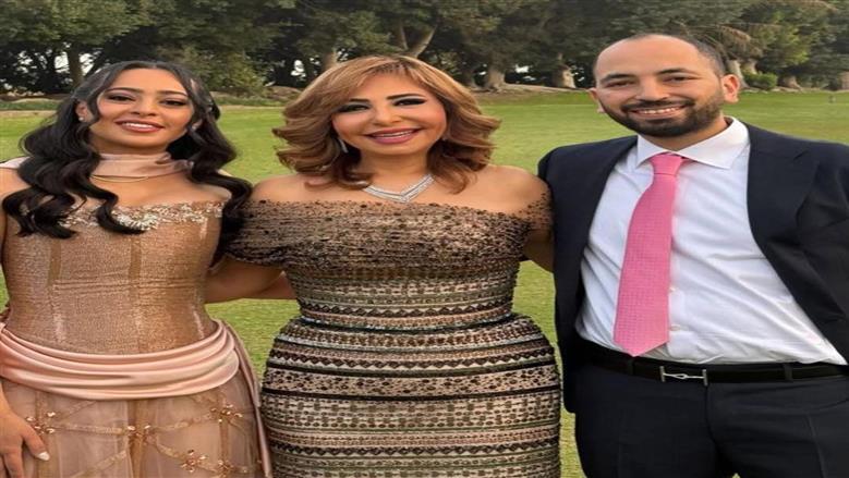 بكاء ورقص.. أبرز لقطات خطوبة نجل لميس الحديدي وعمرو أديب