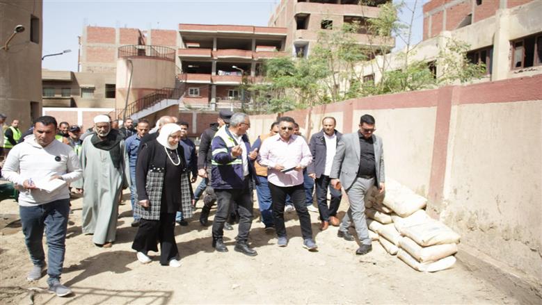 محافظ القليوبية يوجه بتطهير مصرف 