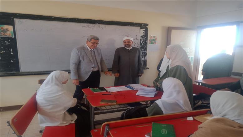 امتحانات شهر مارس في معهد الفتيات بمطروح