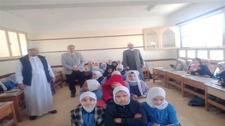 امتحانات شهر مارس في معهد الفتيات بمطروح