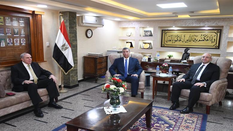 محافظ الفيوم يبحث تعزيز التعاون المشترك مع رئيس المحكمة والمحامي العام
